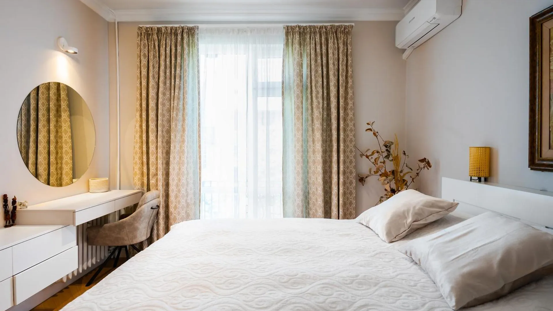 Cozy Heaven At Vitosha Blvd - Sofia - 2Bdr Apartment
