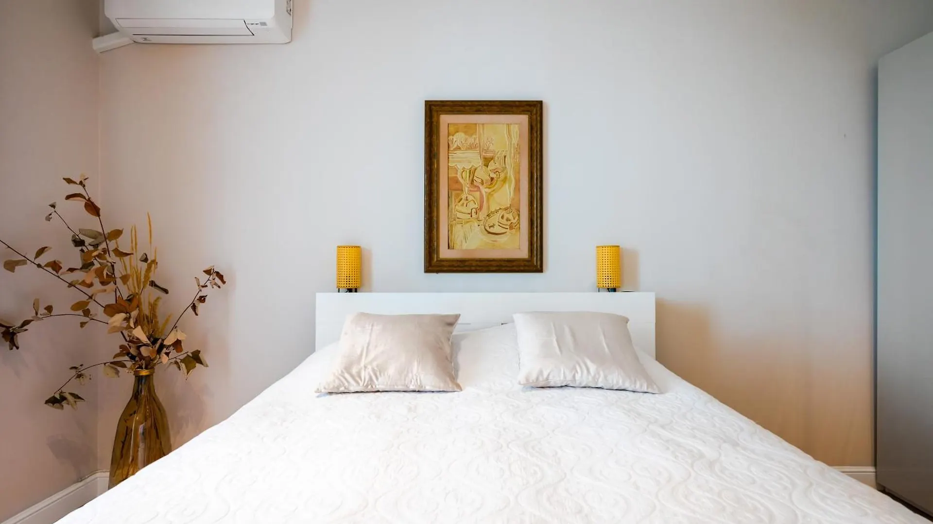 Cozy Heaven At Vitosha Blvd - Sofia - 2Bdr Apartment